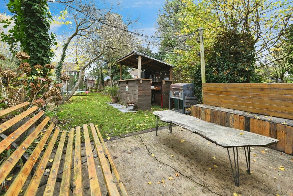 Property photo 3 of 12 Photo