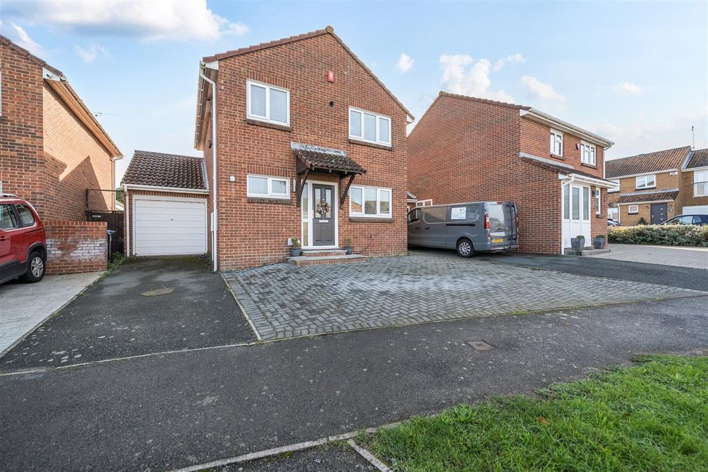 Property photo 1 of 18 1373716-18-69034A41A87.Jpg