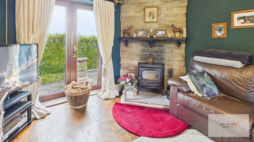 Property photo 3 of 23