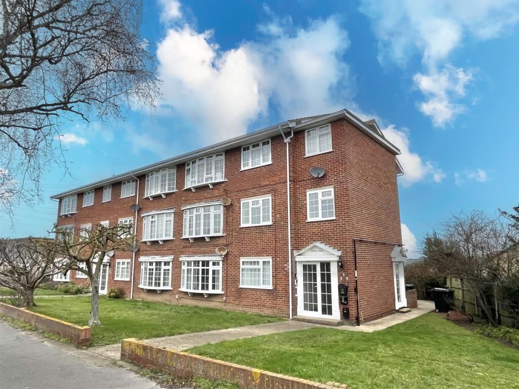 Property photo 1 of 15 Outside Front