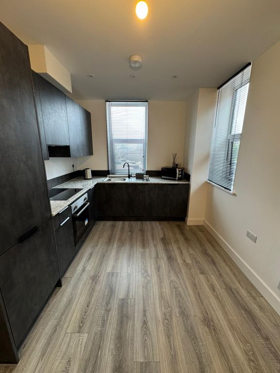 Property photo 3 of 7 Kitchen 1