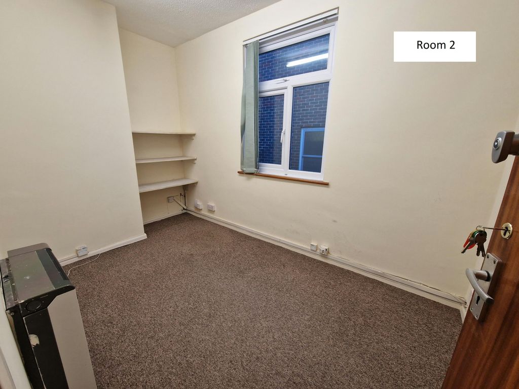 Property photo 2 of 6 Room 2.Jpg