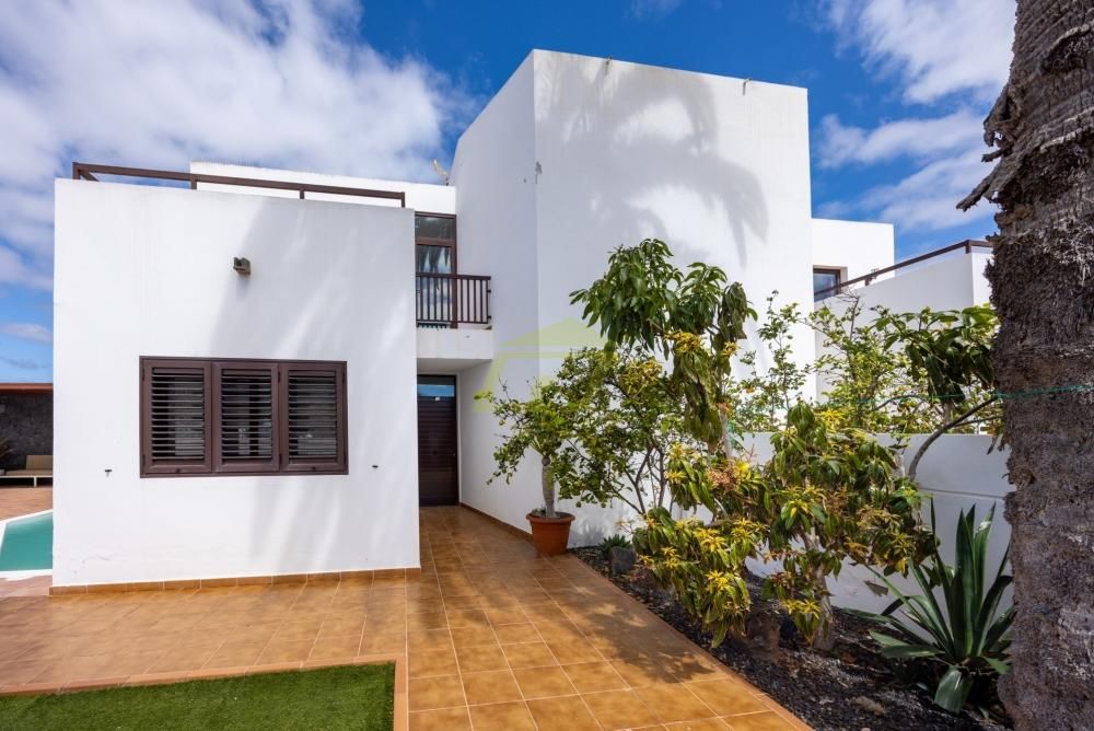 Property photo 1 of 30