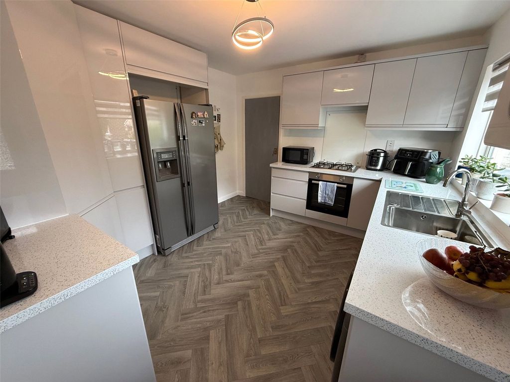 Property photo 2 of 15 Picture No. 17