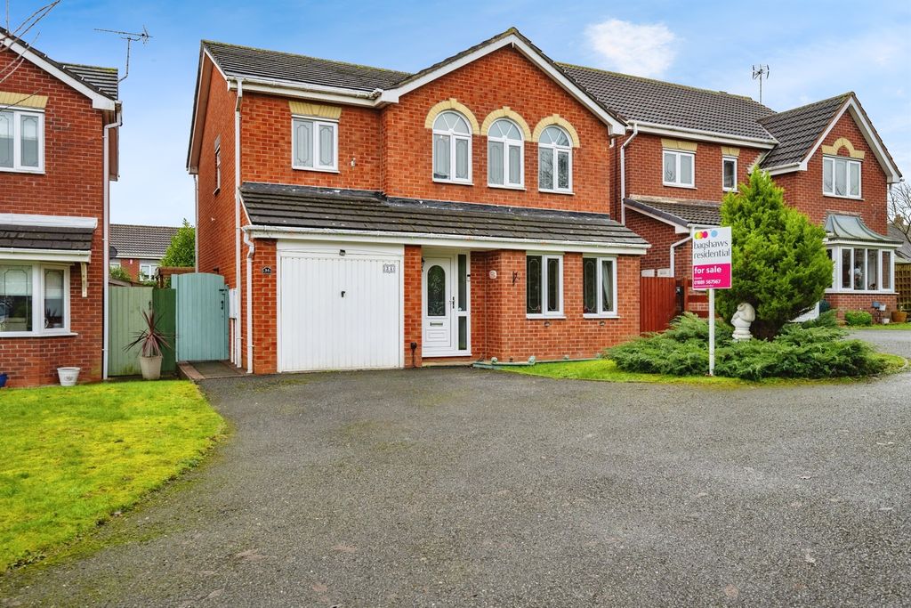 Property photo 1 of 18 Entrance Door: