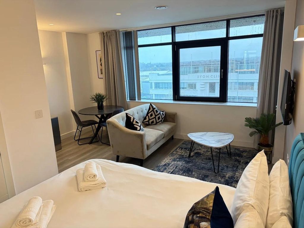 Property photo 1 of 4