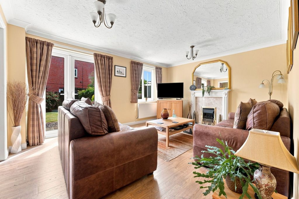 Property photo 3 of 23
