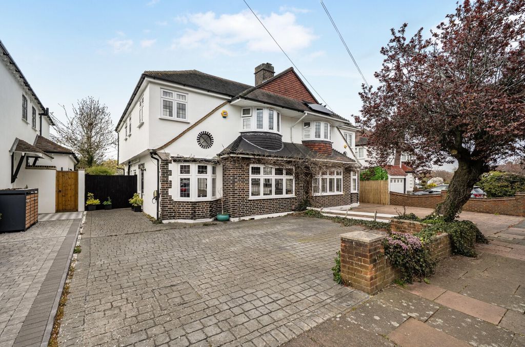 Property photo 1 of 19 Front