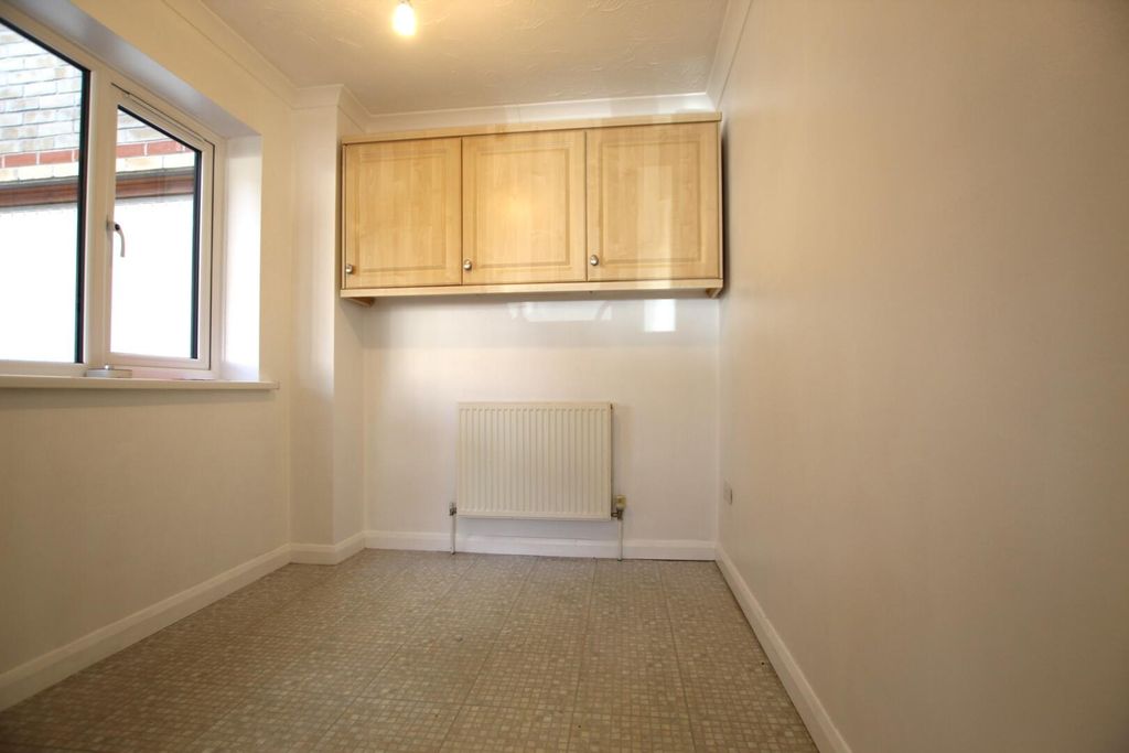 Property photo 3 of 12 Kitchen Dining Area.Jpg