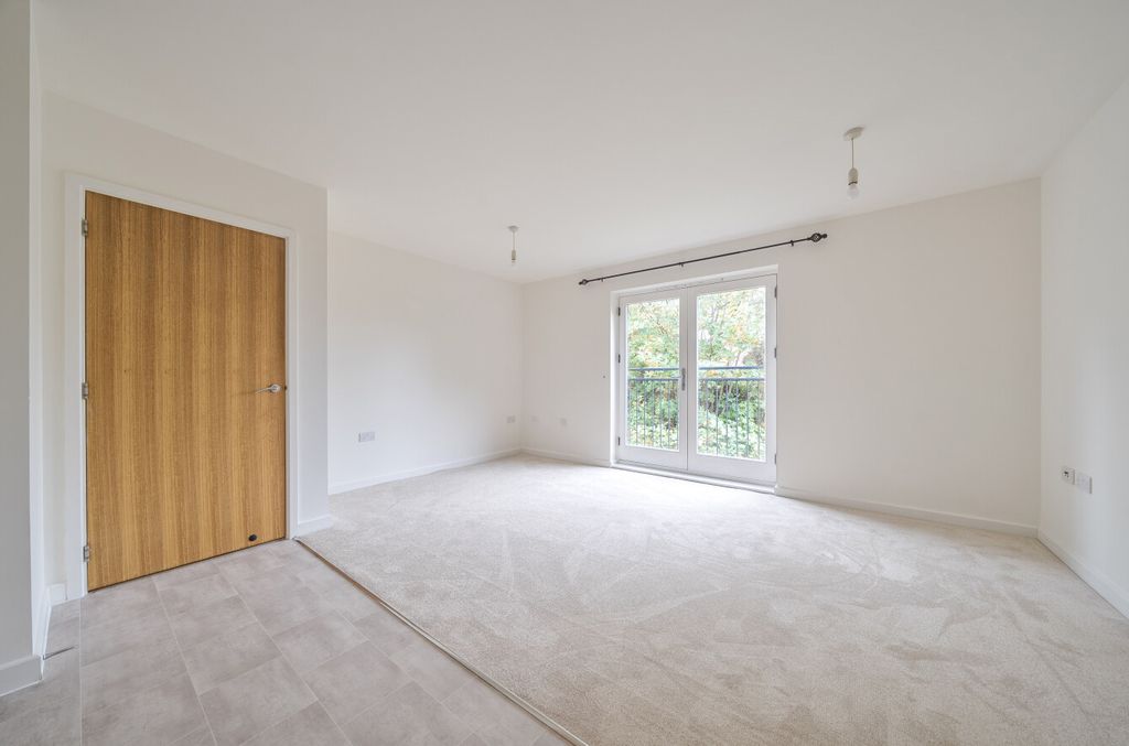 Property photo 2 of 8 1516209-8-6A9A870...