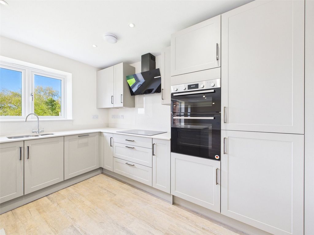 Property photo 2 of 13 Picture No. 04