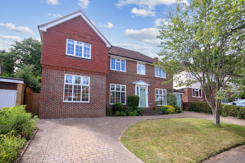 5 bed detached house for saleHarvest Hill, East Grinstead RH19