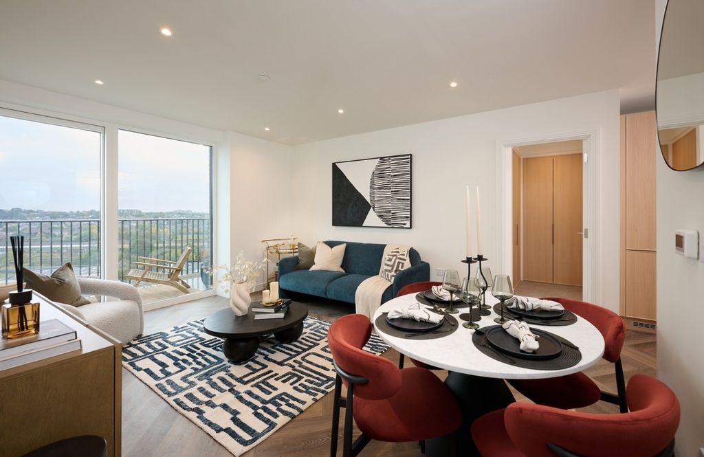 Property photo 3 of 28