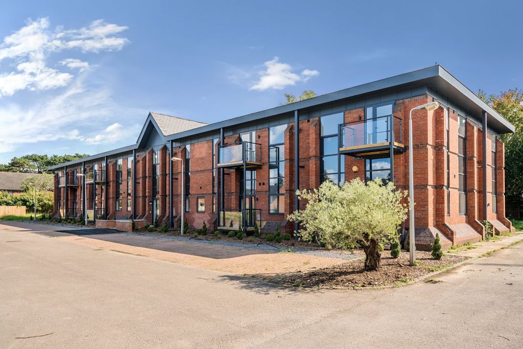 Property photo 1 of 8 Picture No. 22