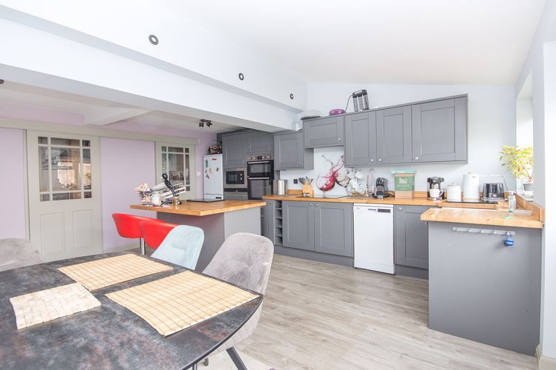 Property photo 3 of 10 Kitchen-Diner