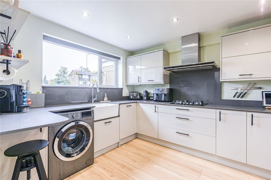 Property photo 1 of 21 Kitchen