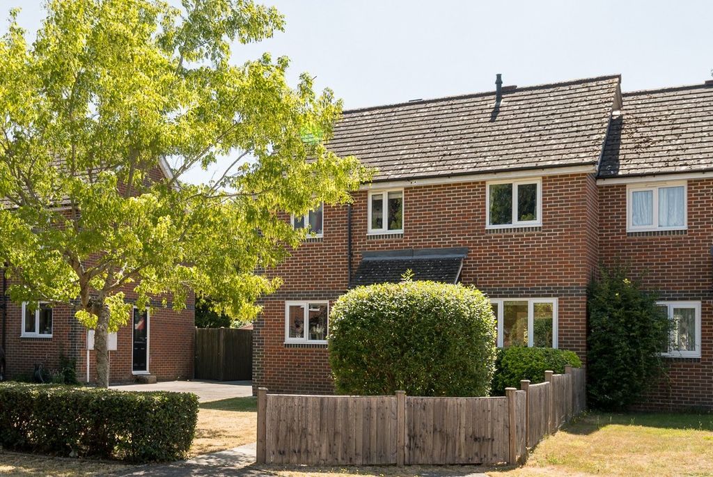 Property photo 2 of 23