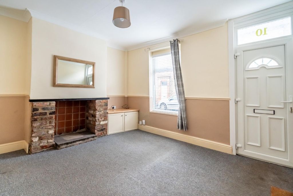 Property photo 3 of 10 Lansdown Road-2.Jpg