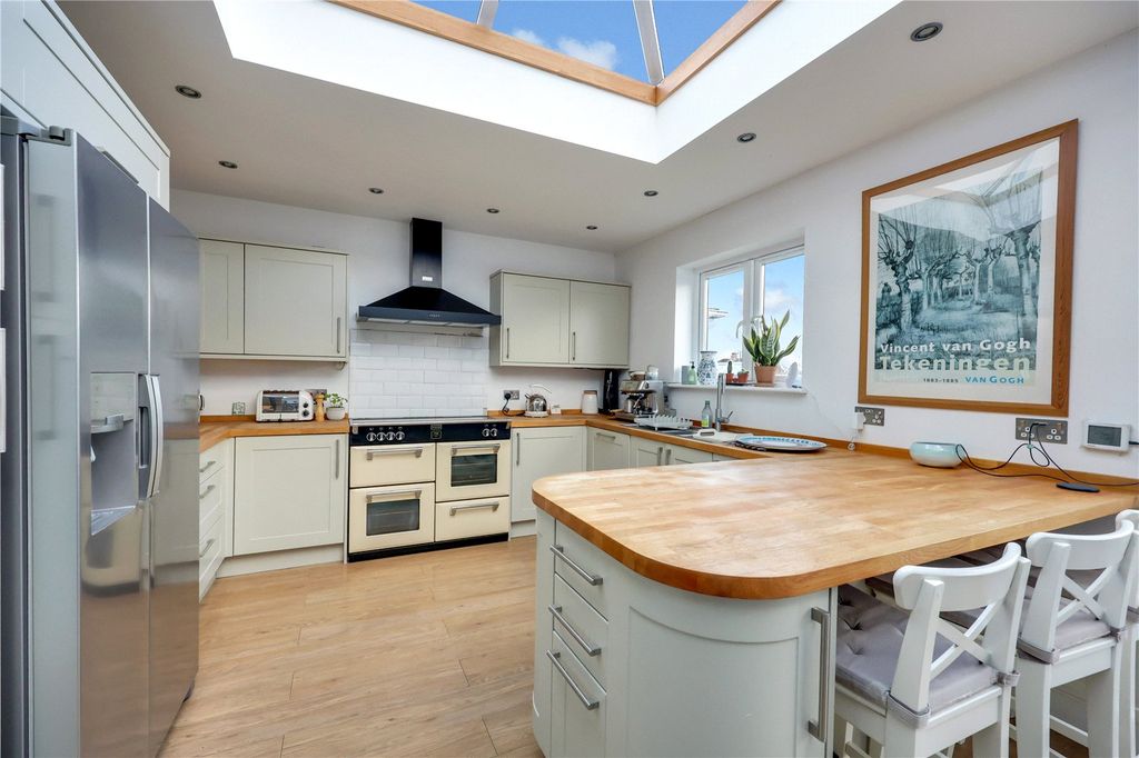 Property photo 2 of 23 Picture No. 01