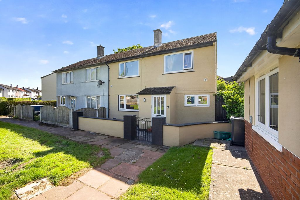Property photo 1 of 17 External