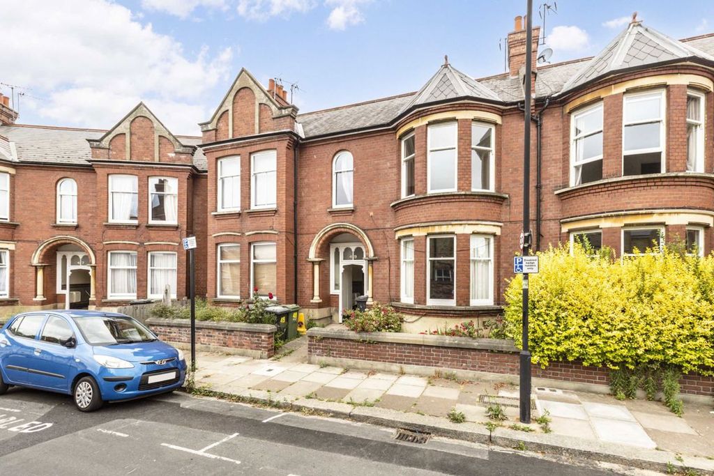 Property photo 1 of 5