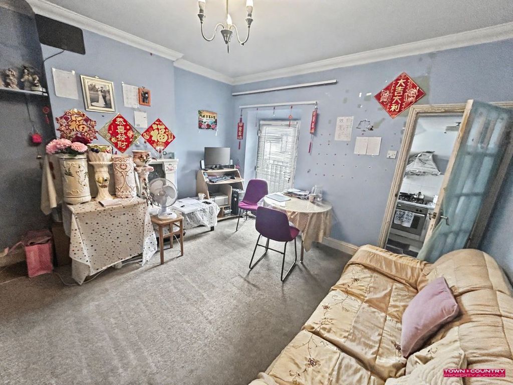Property photo 3 of 7