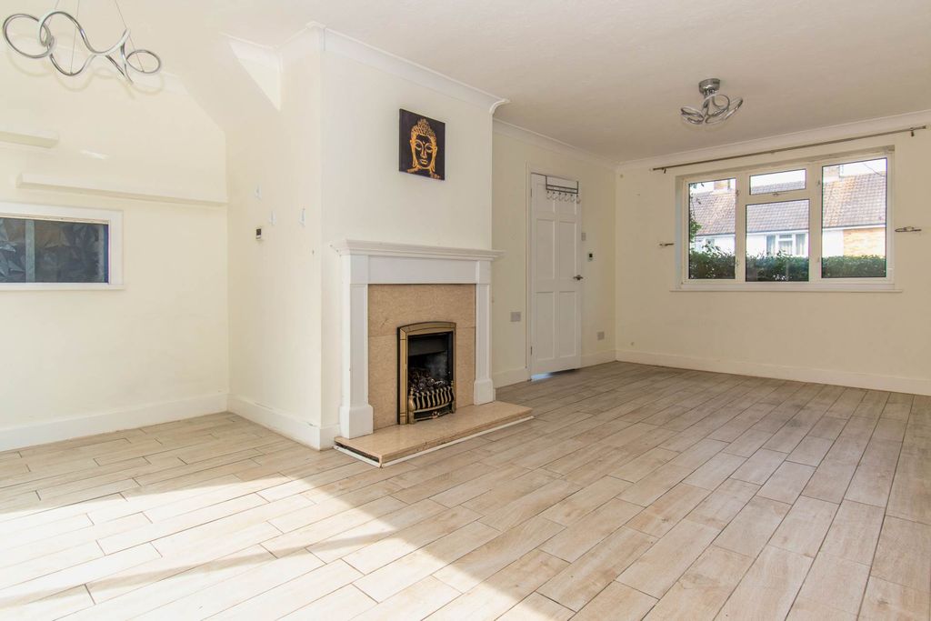 Property photo 3 of 13