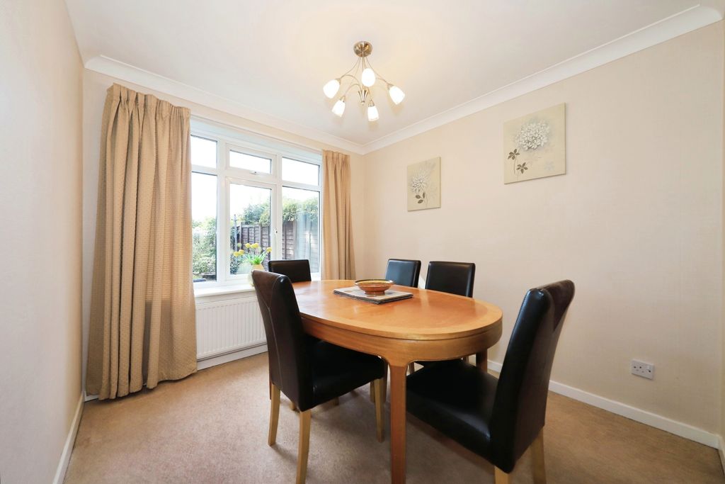 Property photo 3 of 20 Dining Room