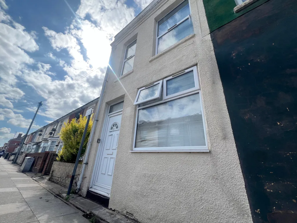 Apartment in Portsmouth, Fratton - View 3
