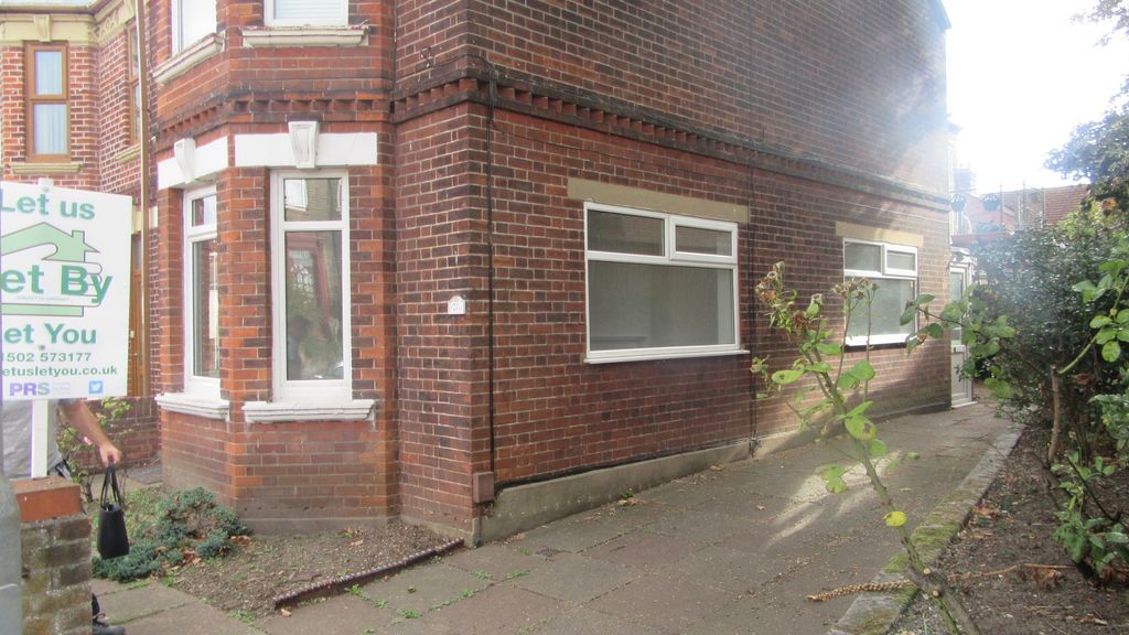 Property photo 2 of 22