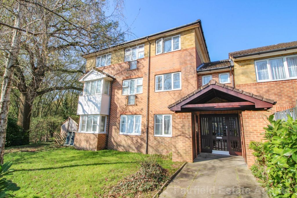 Property photo 1 of 9