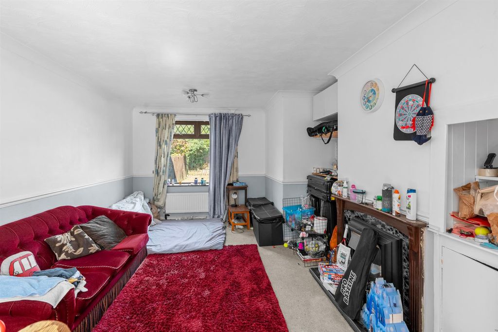 Property photo 3 of 12 84-Buckinghamrd-009.Jpg