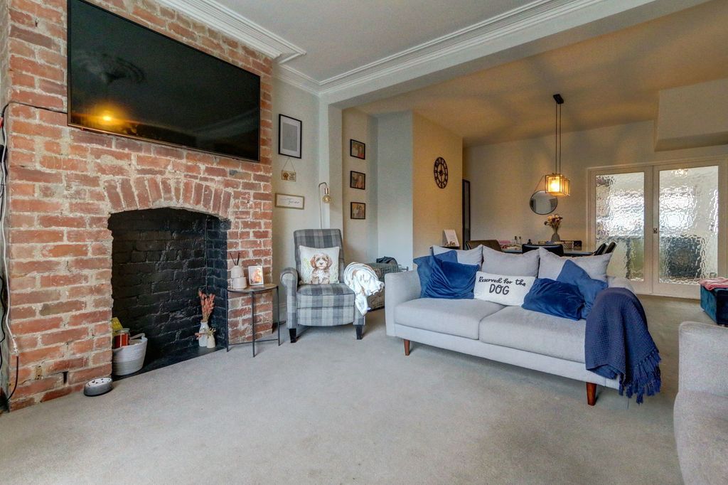 Property photo 3 of 13