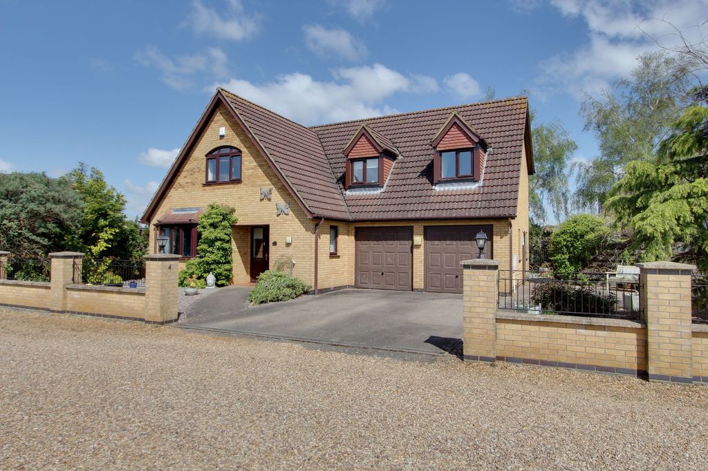 Property photo 1 of 35