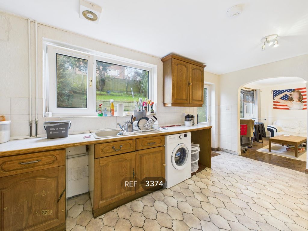 Property photo 3 of 22 Kitchen