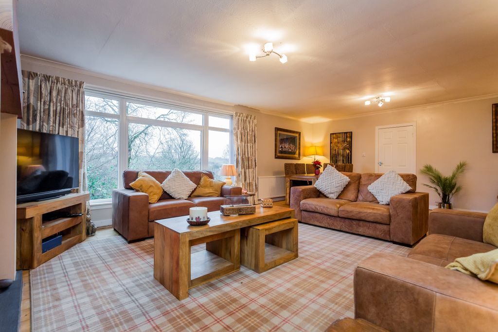 Property photo 3 of 27 Property Image 3