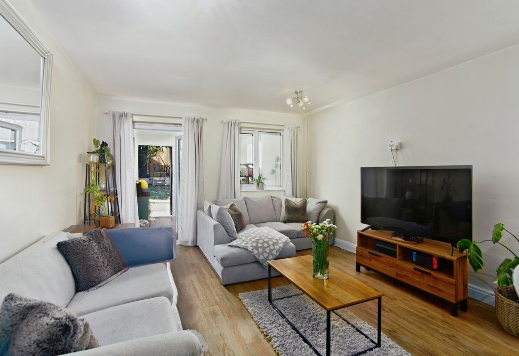 Property photo 1 of 20 Pbox-Img.Jpg