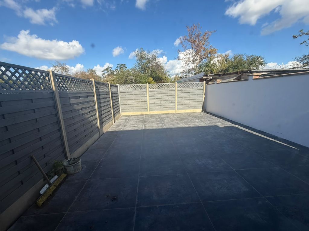 Property photo 2 of 26