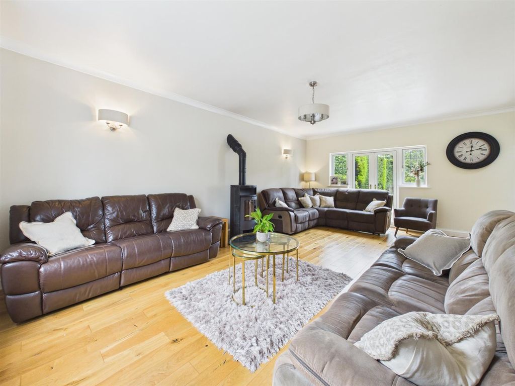 Property photo 3 of 33