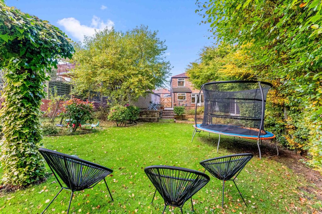 Property photo 1 of 25