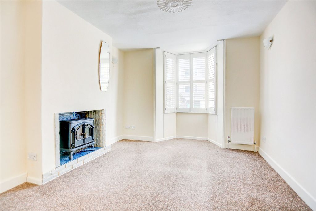 Property photo 2 of 10 Por210129_03