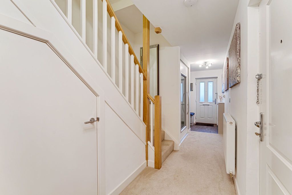 Property photo 3 of 36 Photograph 6