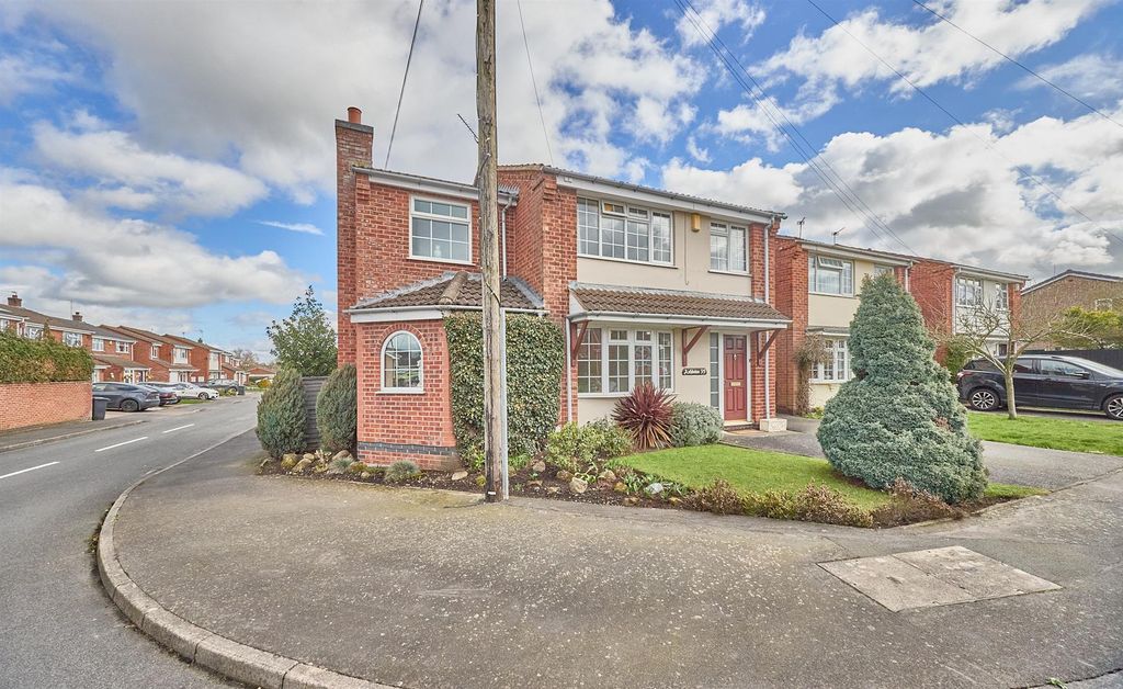 Property photo 1 of 16 Lupin Cl Burbage 13.Jpg