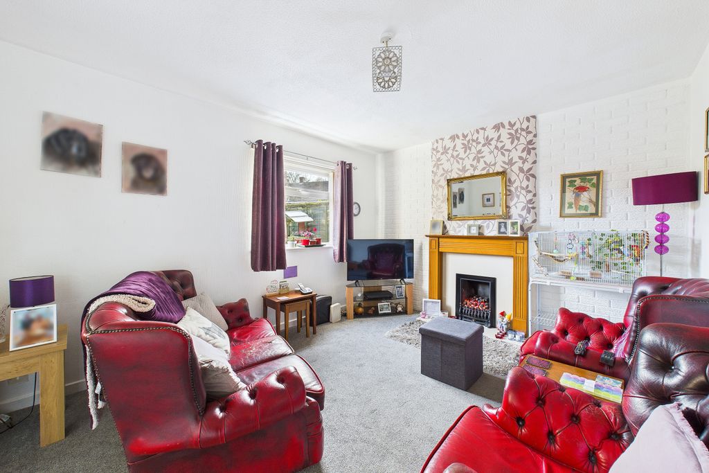 Property photo 2 of 9 Living Room