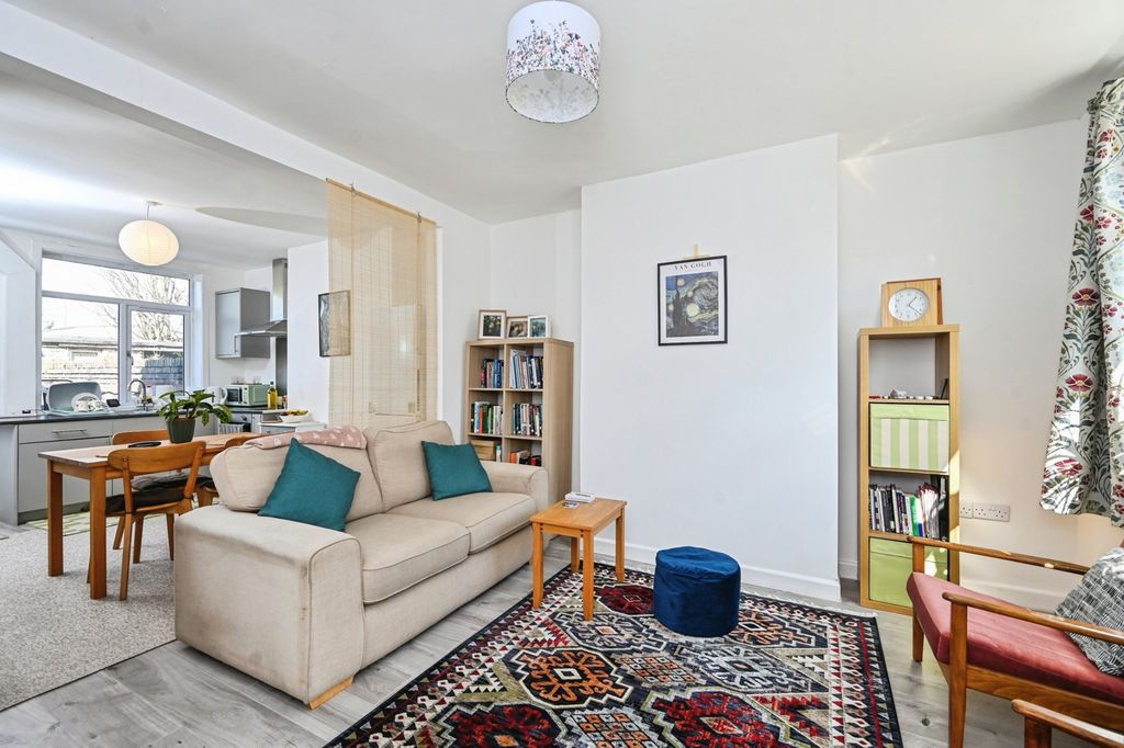 Property photo 3 of 14 Pbox-Img.Jpg