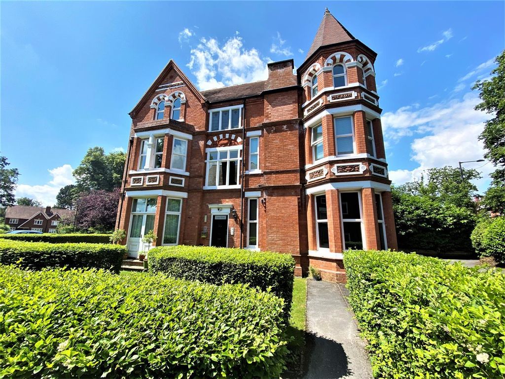 Property photo 1 of 14 Approach