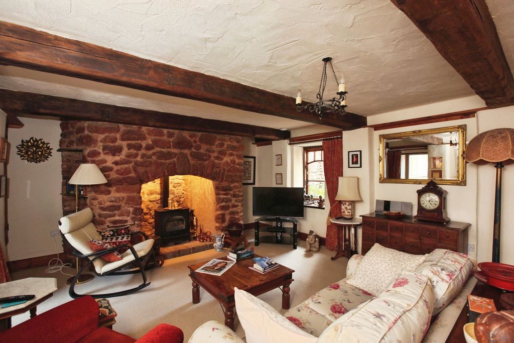 Property photo 2 of 31