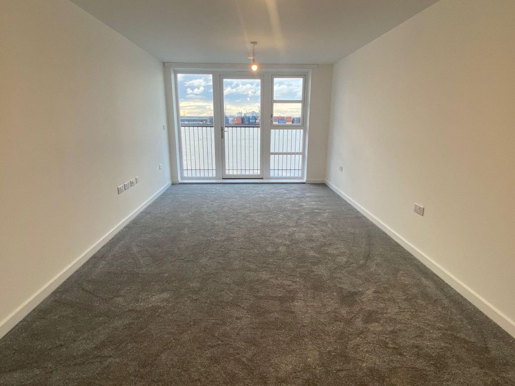 Property photo 3 of 8 2816802
