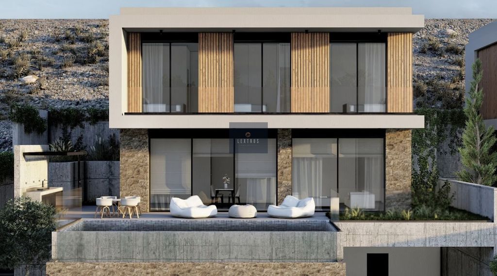 Property photo 1 of 4