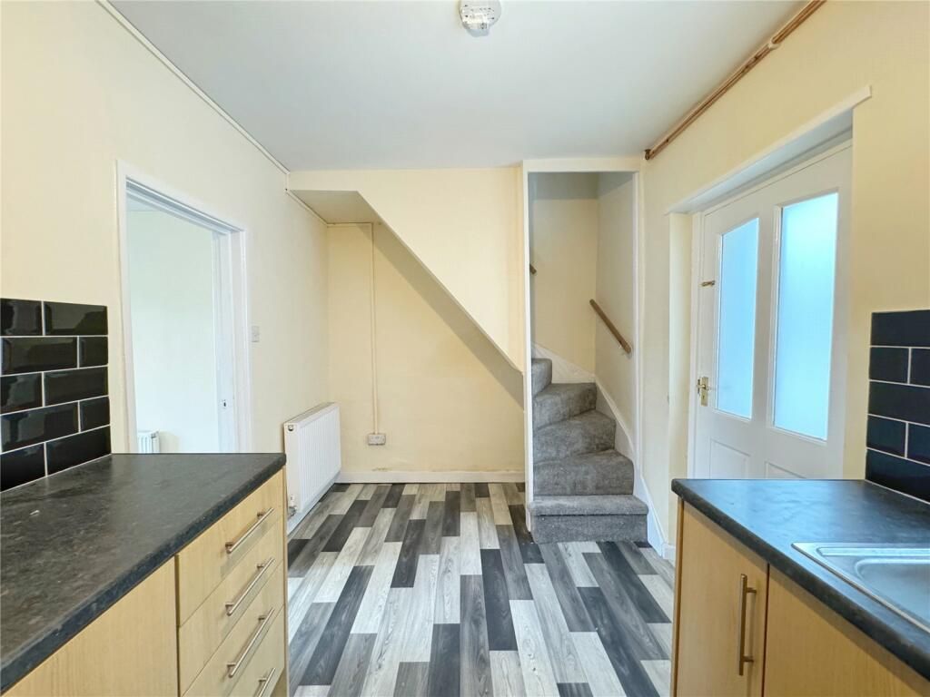 Property photo 3 of 8 Gallery